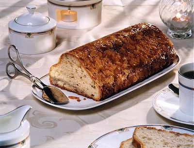 serving stollen